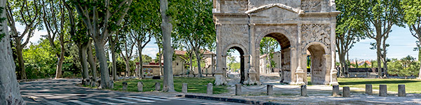 theatre antique et arc de triomphe d orange