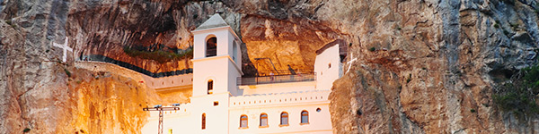 Monastere-d-ostrog