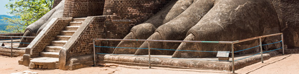 Rocher-du-lion-ou-sigiriya